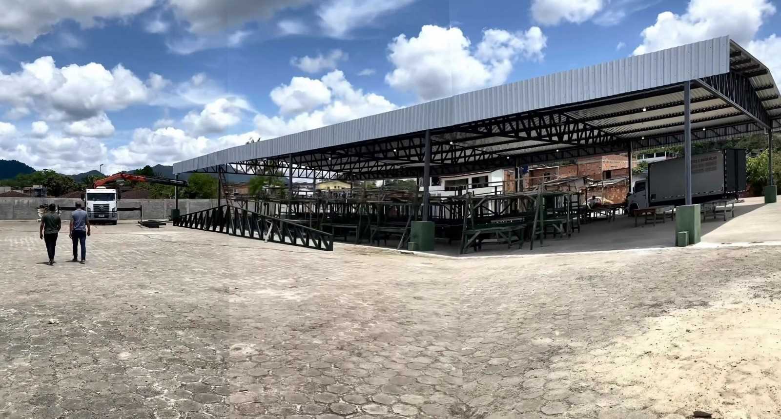 Camacã: Empresa visita São João do Panelinha para dar início a segunda parte da cobertura da feira livre